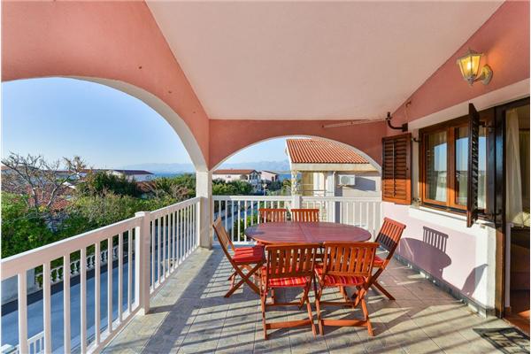 Apartment A1, for 6 persons