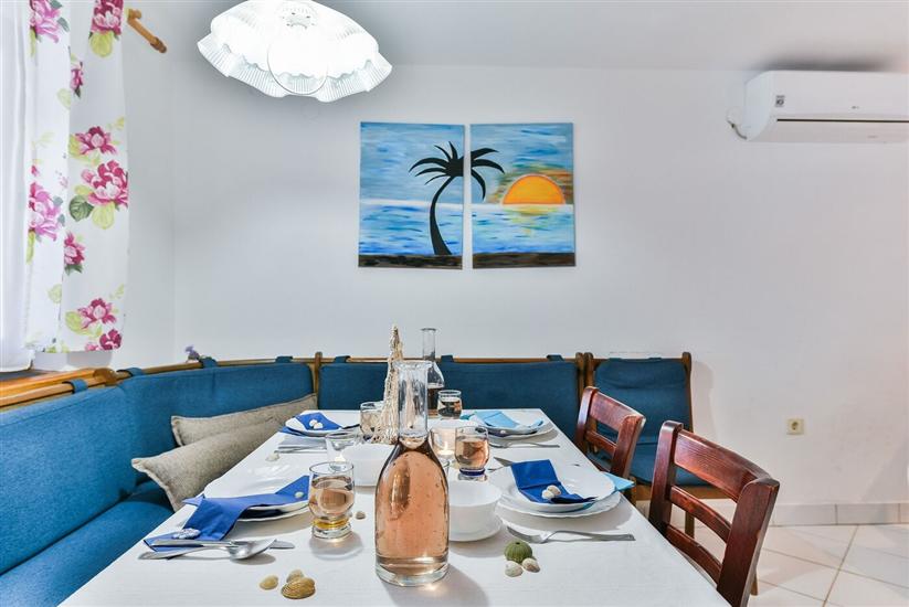 Apartment A1, for 8 persons