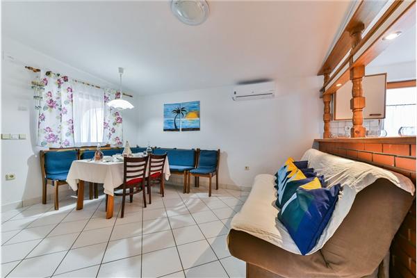 Apartment A1, for 8 persons