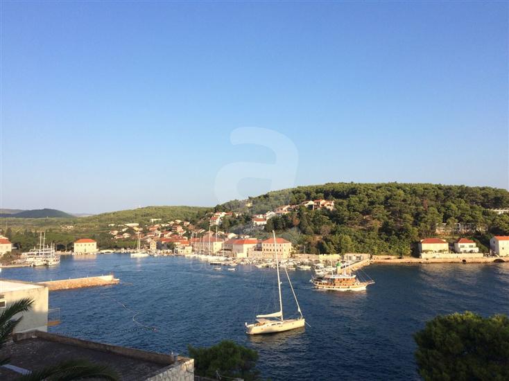 Apartments and Room Carić