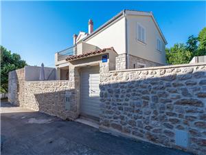 House Marijanka Kozino, Size 110.00 m2, Airline distance to the sea 100 m, Airline distance to town centre 150 m