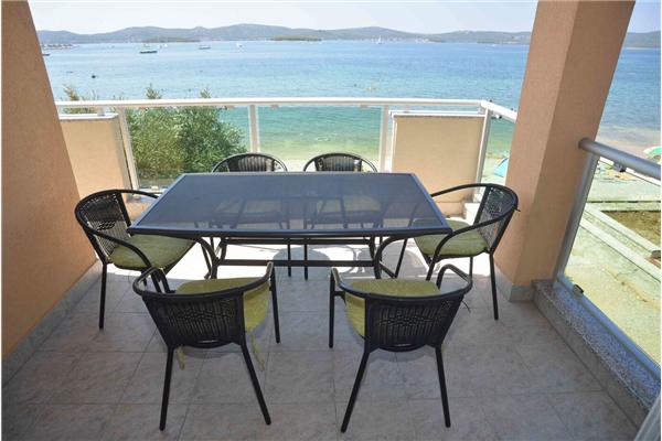 Apartment A1, for 6 persons