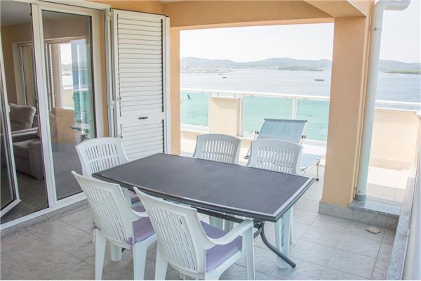 Apartment A2, for 6 persons