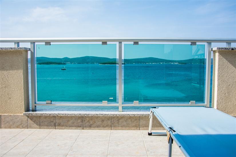 Apartment A2, for 6 persons