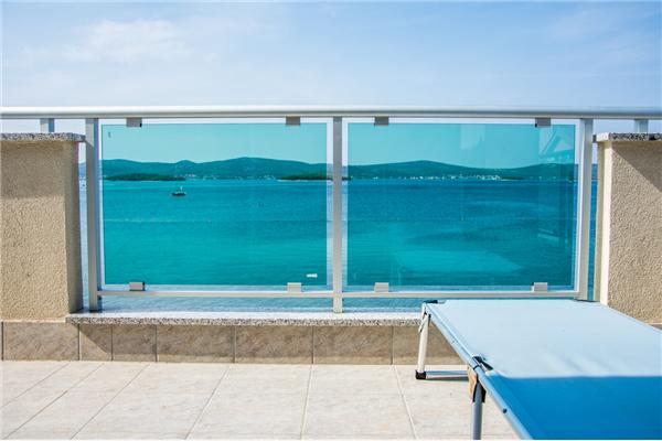 Apartment A2, for 6 persons