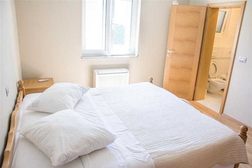 Apartment A4, for 6 persons