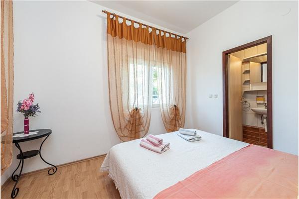 Apartment A1, for 6 persons