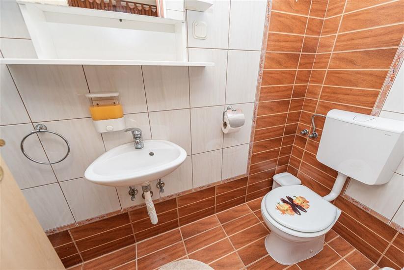 Apartment A1, for 6 persons