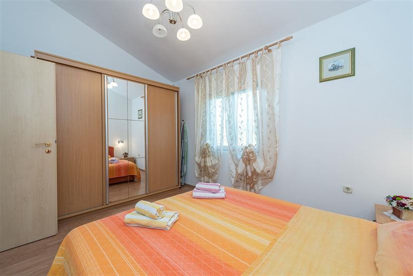 Apartment A1, for 6 persons
