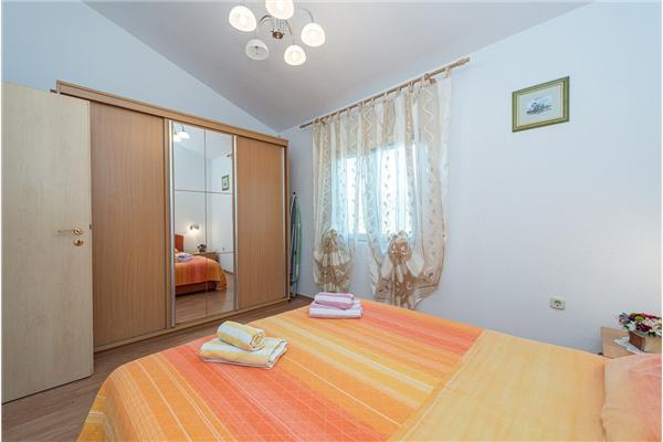 Apartment A1, for 6 persons