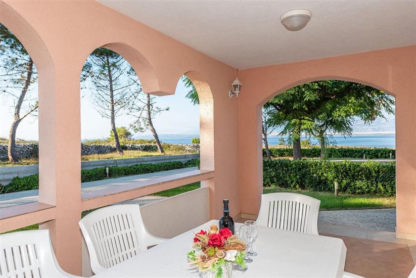 Apartment A1, for 6 persons