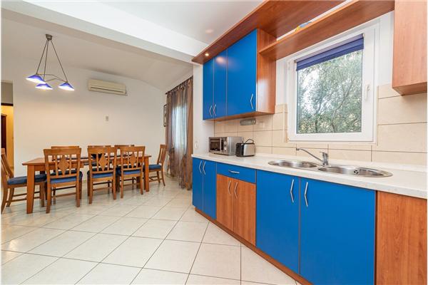 Apartment A2, for 8 persons