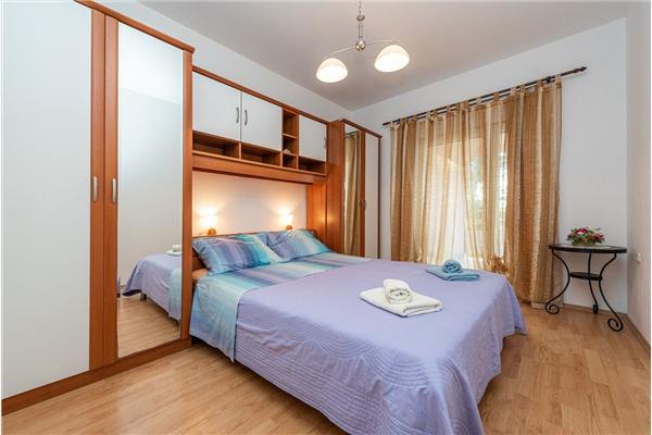Apartment A2, for 8 persons