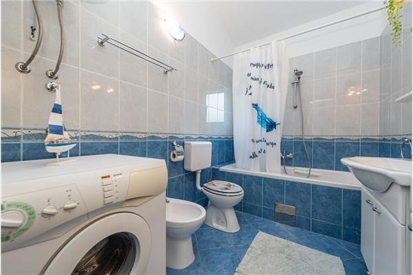 Apartment A2, for 8 persons