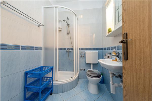 Apartment A2, for 8 persons