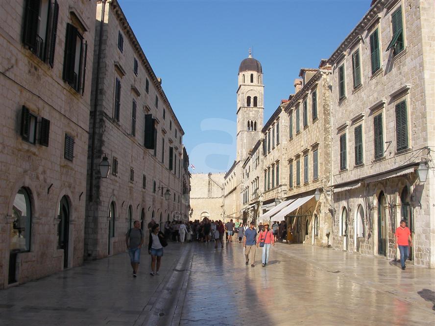 Stradun-street-in-Dubrovnik
