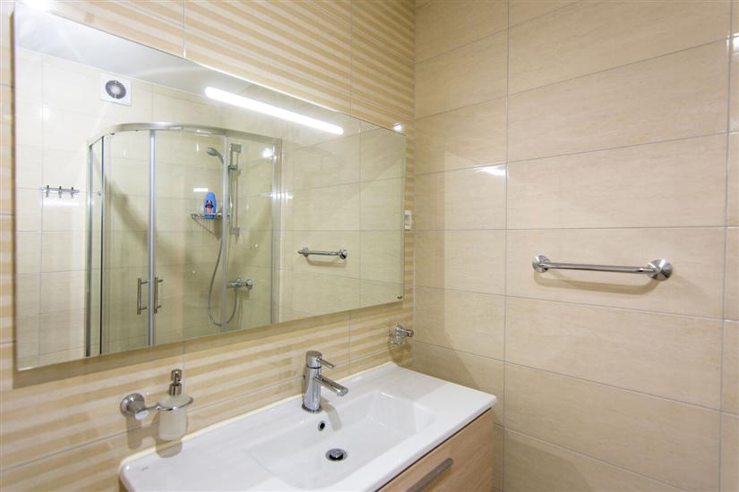 Apartment A1, for 6 persons