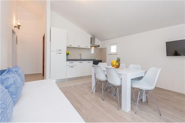 Apartment A2, for 5 persons