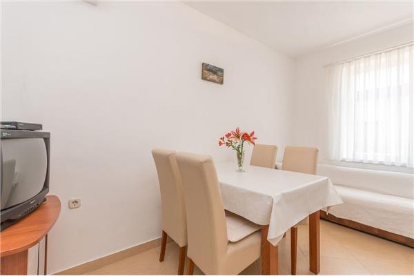Apartment A2, for 5 persons