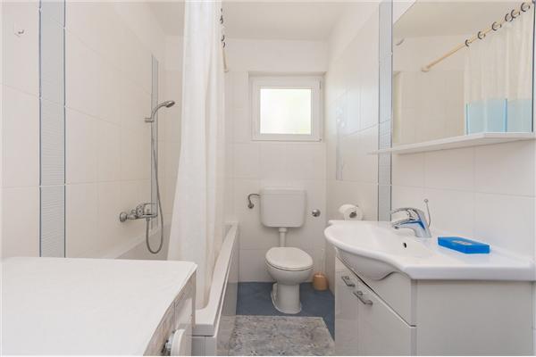 Apartment A2, for 5 persons