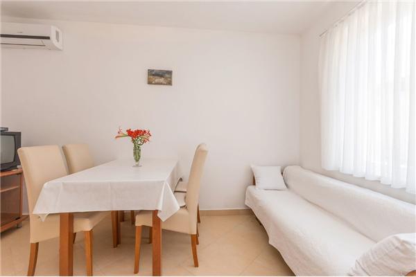 Apartment A2, for 5 persons