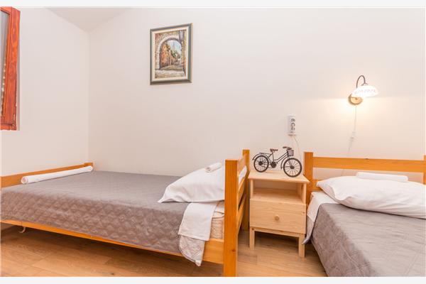 House K1, for 8 persons