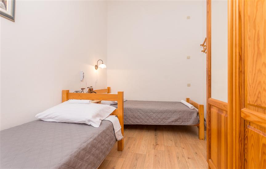 House K1, for 8 persons