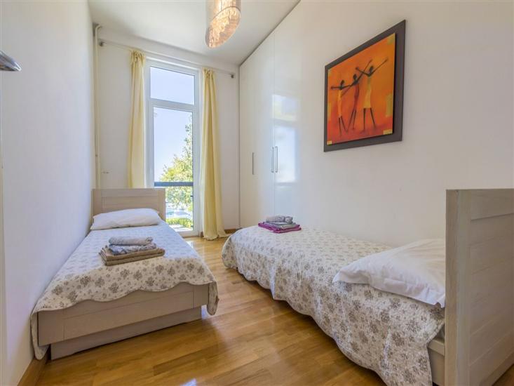 Apartment A1, for 6 persons