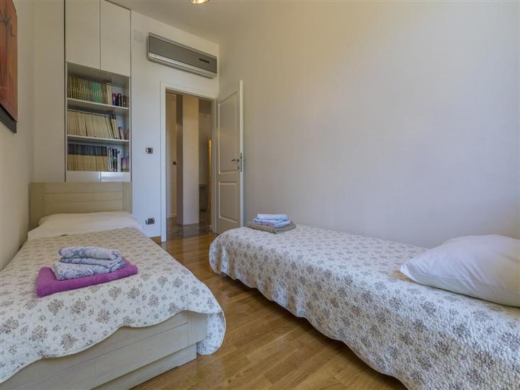 Apartment A1, for 6 persons