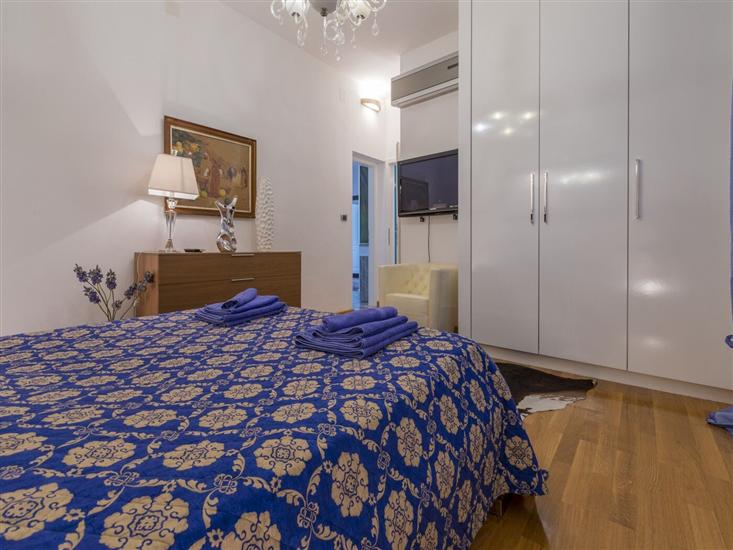 Apartment A1, for 6 persons