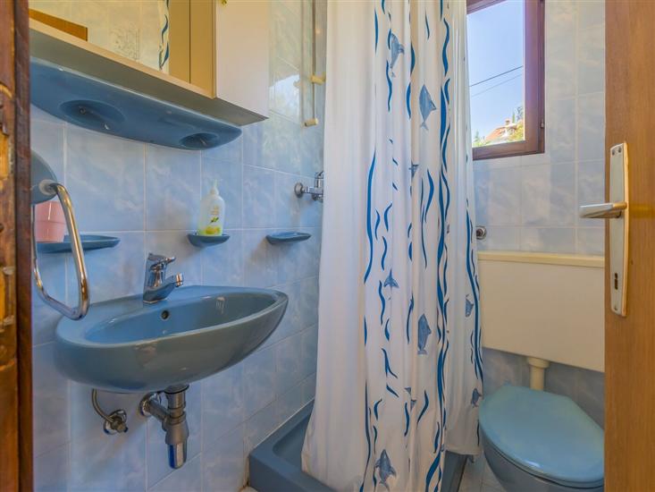 Room S1, for 3 persons