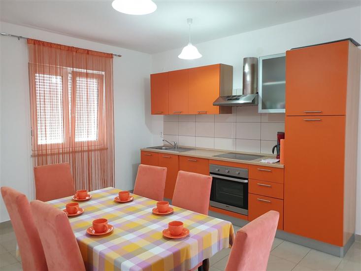 Apartment A2, for 6 persons