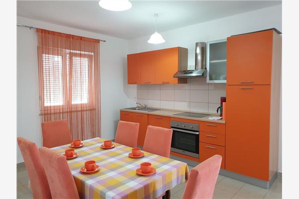 Apartment A2, for 6 persons