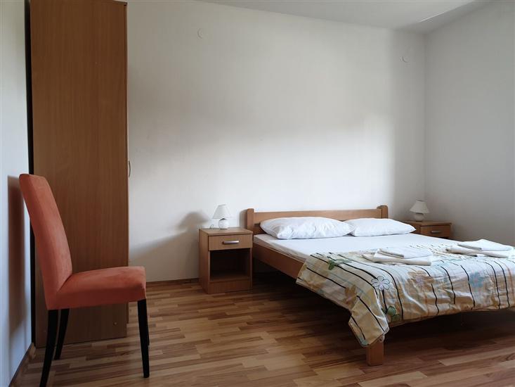 Apartment A2, for 6 persons