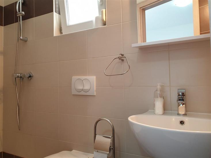 Apartment A2, for 6 persons