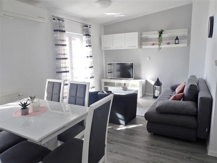 Apartment A1, for 6 persons