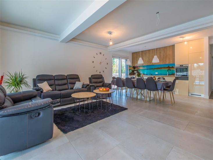 House K1, for 10 persons