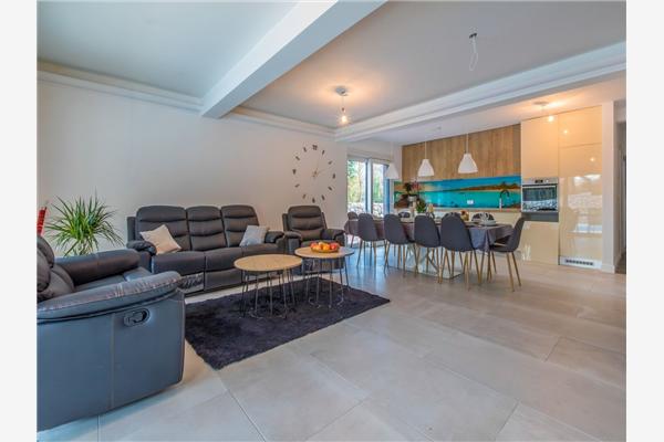 House K1, for 10 persons