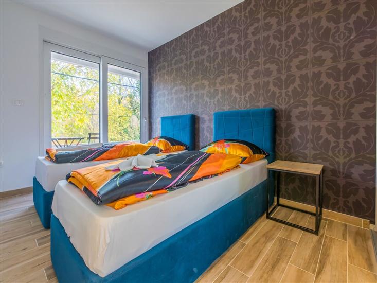 House K1, for 10 persons