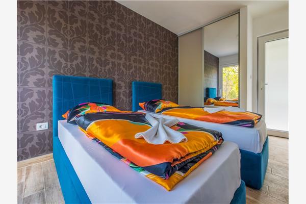 House K1, for 10 persons