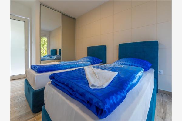 House K1, for 10 persons