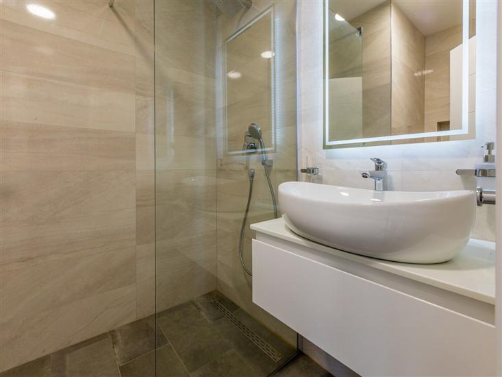 House K1, for 10 persons