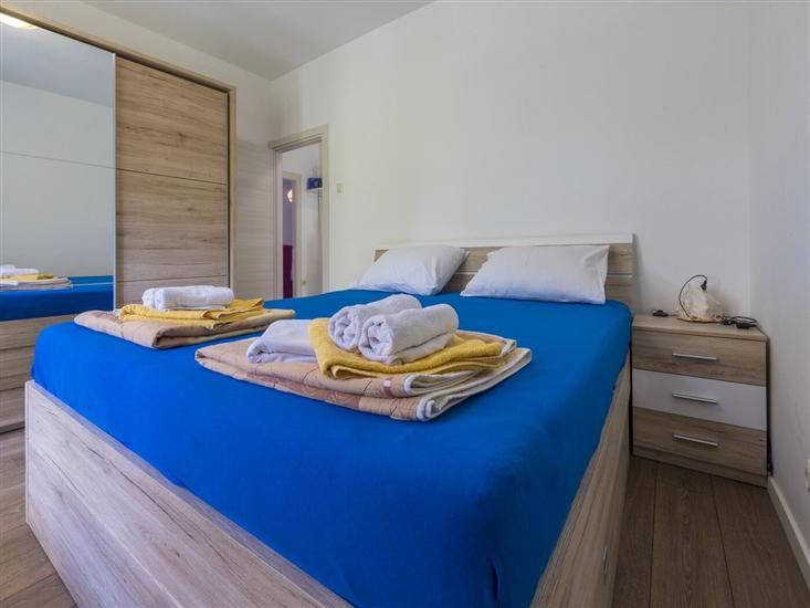 Apartment A1, for 5 persons