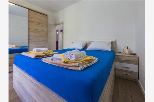 Apartment A1, for 5 persons