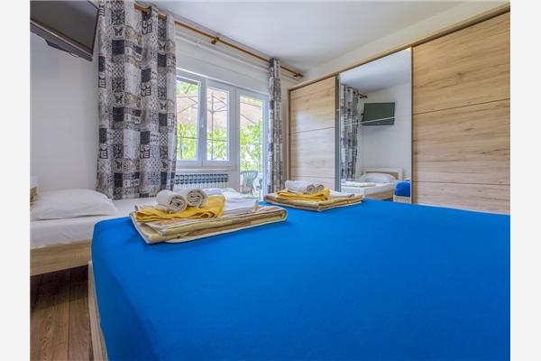 Apartment A1, for 5 persons