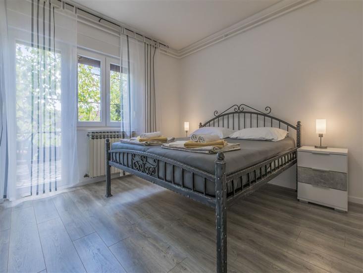 Apartment A1, for 5 persons