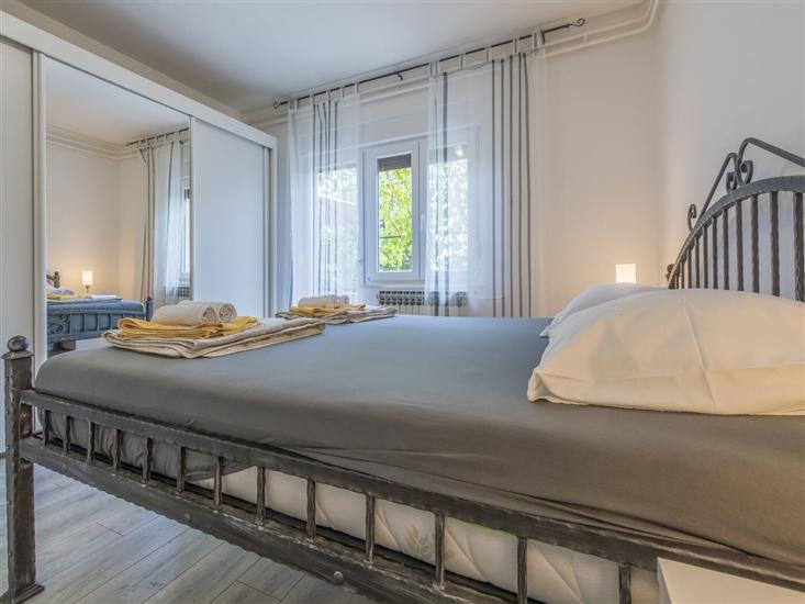 Apartment A1, for 5 persons