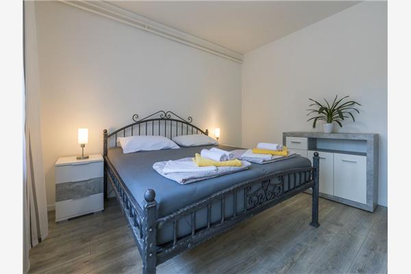 Apartment A1, for 5 persons