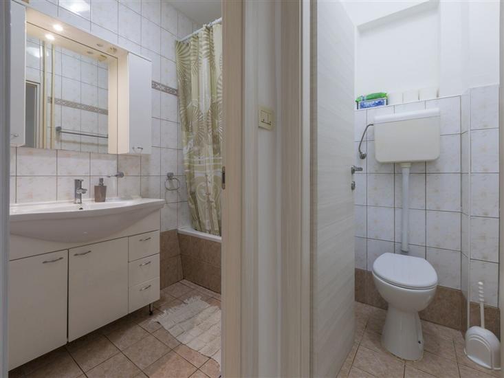 Apartment A1, for 5 persons