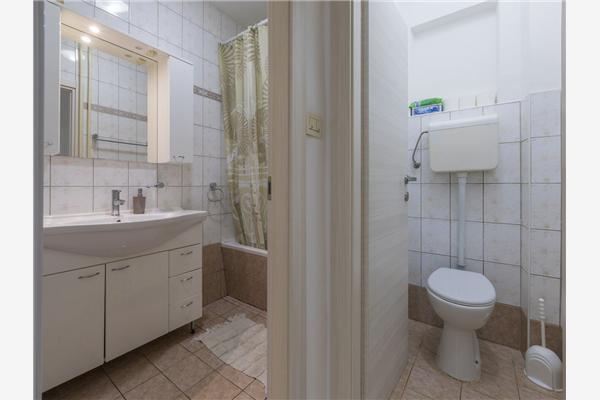 Apartment A1, for 5 persons